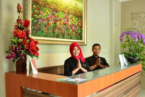 Chiaro Hotel Syariah Сидоарджо Экстерьер фото