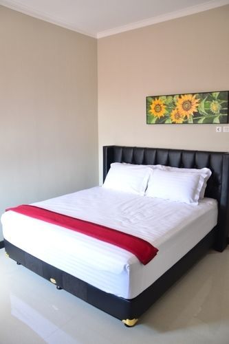 Chiaro Hotel Syariah Сидоарджо Экстерьер фото